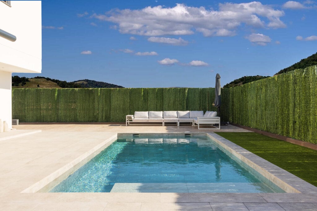 Sant Julià Prêt-à-porter cases