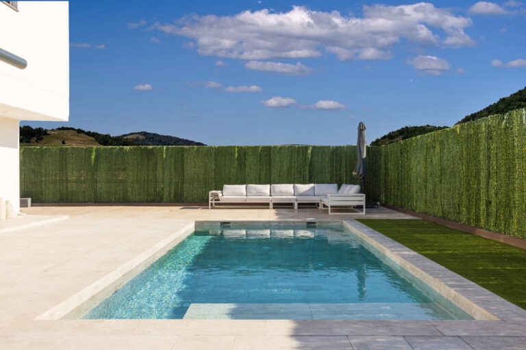 Sant Julià Prêt-à-porter cases